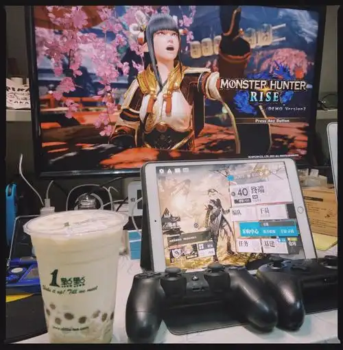 带来的打击感狠狠地震撼到,像蜘蛛侠一样在半空中飘来飘去也太酷了吧!