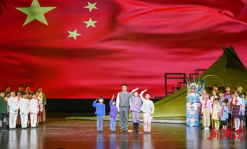 生动的亲子党课,原创红色儿童剧《巨人计划之信仰》首演