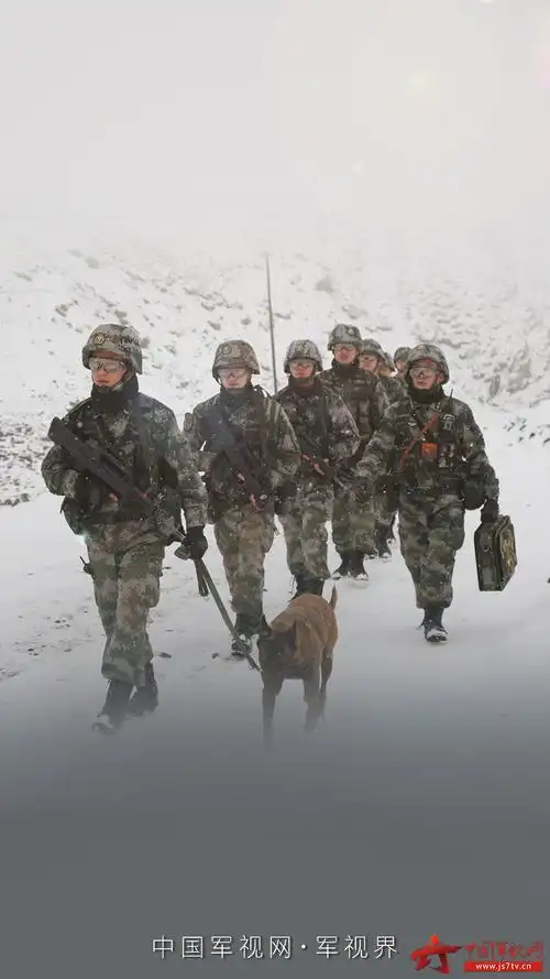 顶风冒雪 他们用忠诚守卫祖国边防线