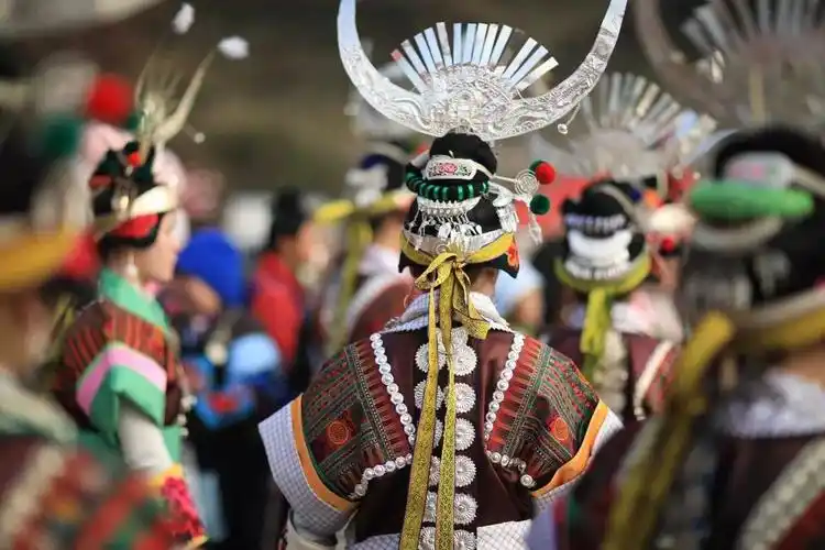 丹寨岩英苗寨美女如云的地方