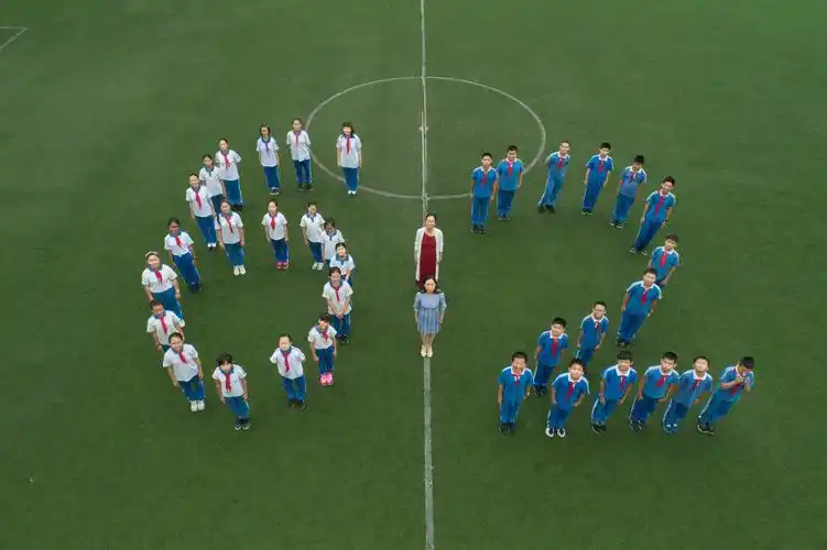 狮岭小学六年级2班毕业照