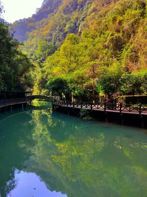 湖北宜昌三峡大瀑布风景不错没有坑爹的套路电瓶交通车往返20元不卖