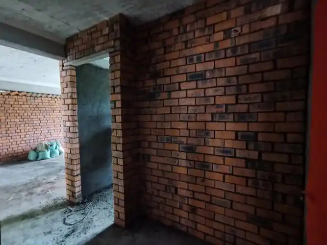 墙砌好了就差粉刷了