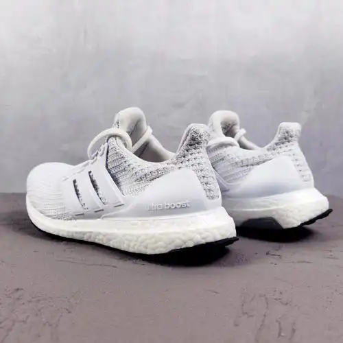 adidas ultraboost ub 4.0 白武士爆米花女子运动跑步鞋 fy9122