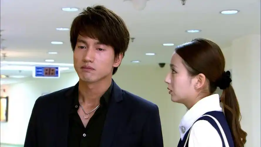 恋恋不忘三十年了厉总终于见到抛弃自己的父亲厉总说不出话