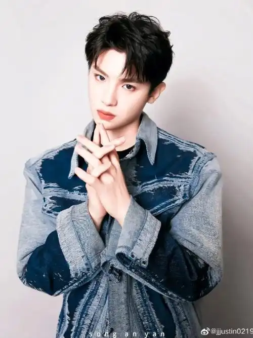 明星纹身盘点之黄明昊