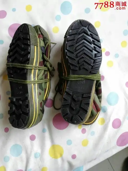 解放鞋(25)二双合售