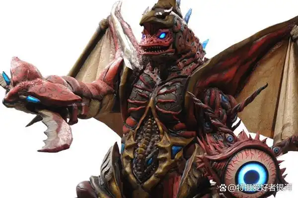 第七话,是由切布尔星人艾克塞拉将超古代怪兽哥尔赞,超古代龙美尔巴