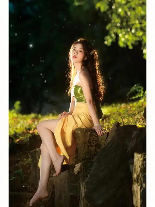 每张发光发丝背后都有一个快被晒晕的小姐姐