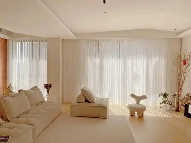 屋顶造型的客厅吊顶