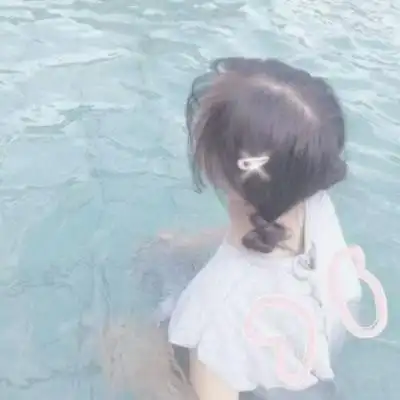 背影可爱小女生头像