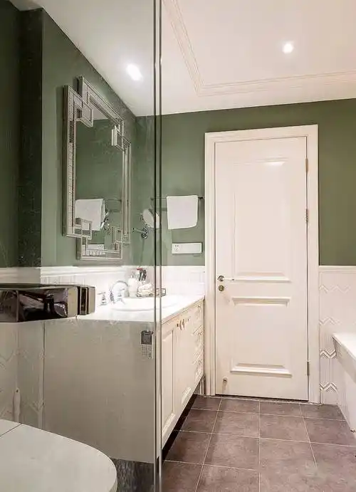 卫生间门与洗手台的设计,简约的白色真的很不错!