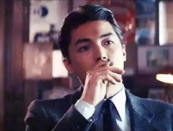 "盛世美颜"尊龙的传奇一生,被父母抛弃,一生没有妻子儿女