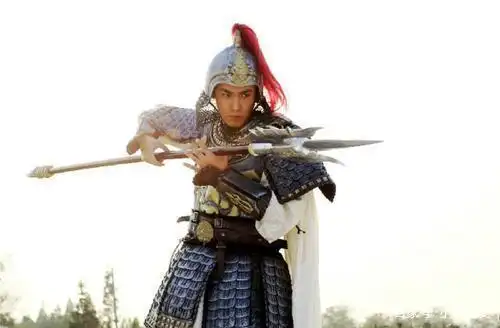 果不其然,一个月后,罗成就中了李建成的计谋被万箭穿心而死,当时年仅