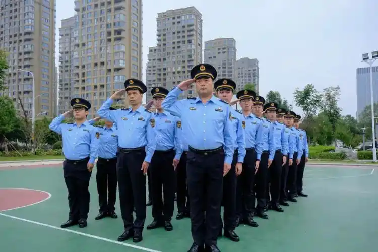 新着装新风貌新征程玉环生态环境执法新形象来喽帅到起飞