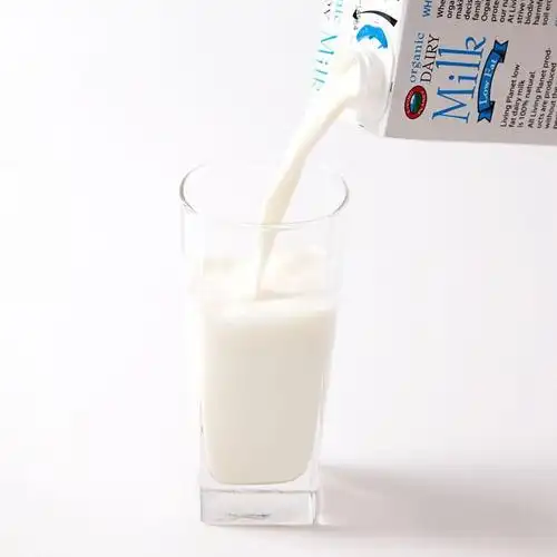 p>低脂牛奶(lowfat milk)是一种牛奶,所含的 a href="#" data-lemma