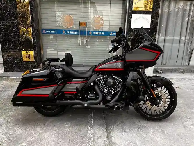 23年5月哈雷公路滑翔 新车落地加改装55w  换车处理48 - 抖音