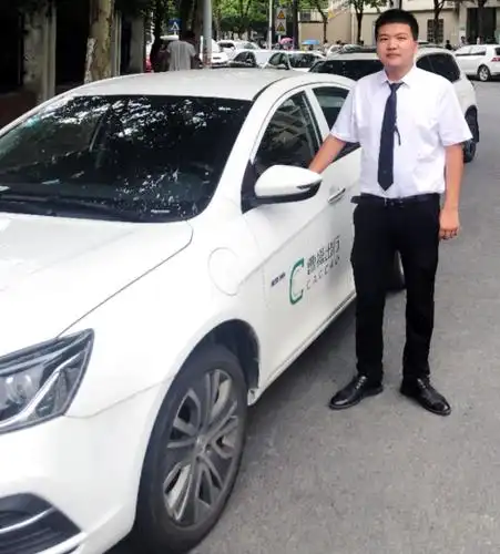 "师傅,帮帮我!"合肥街头网约车司机上演一场生死时速