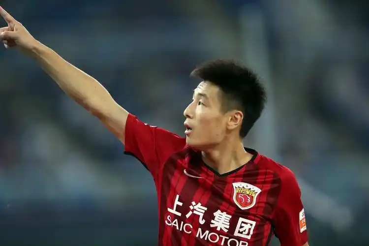 土超豪门看好武磊,想砸重金让上港放人?