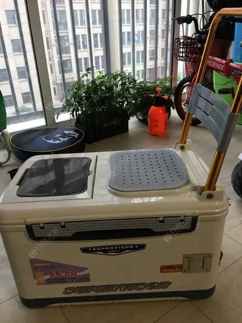 恒冠钓箱,带伸缩杆,带靠背杆,野钓黑坑两用