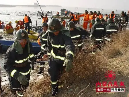 东航1121空难冰湖抢险救援全记录组图