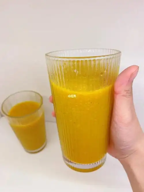 冬日里暖洋洋的南瓜香蕉奶昔