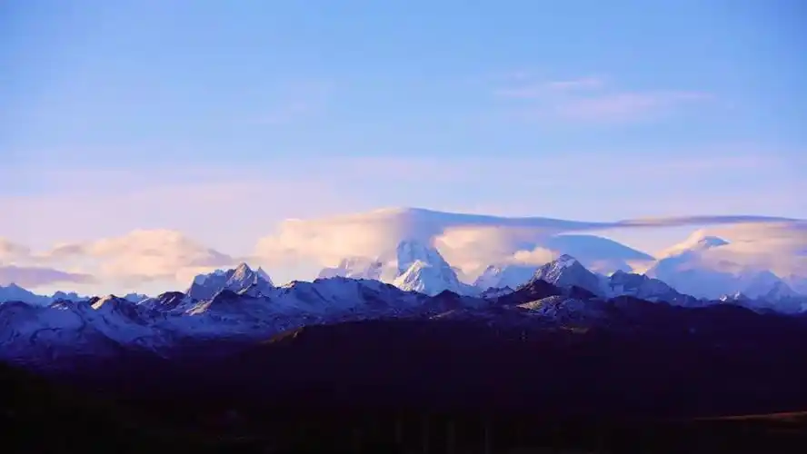 贡嘎雪山【山顶小tips】鱼子西昼夜温差大,白天可以穿