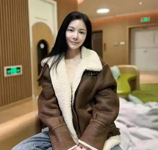 1月13日,杜淳的另一半,王灿,在她的社交媒体账号上分享了一系列没有