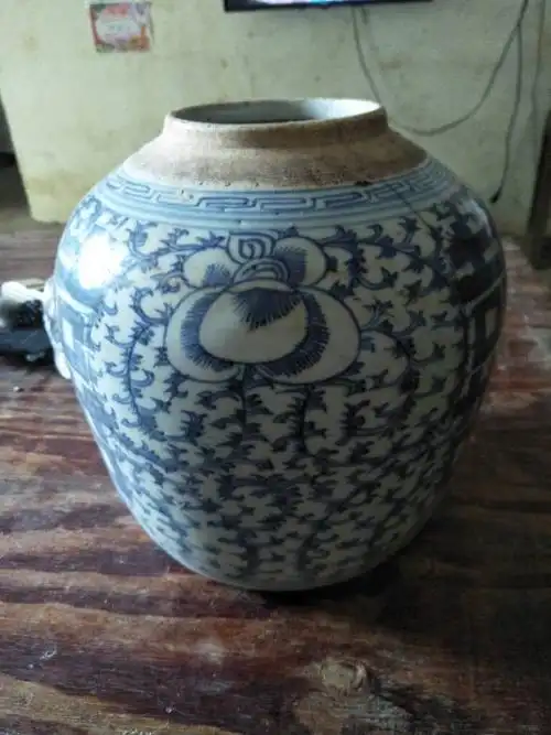 古董青花瓷坛子.带有双喜坛子,这是什么古董.