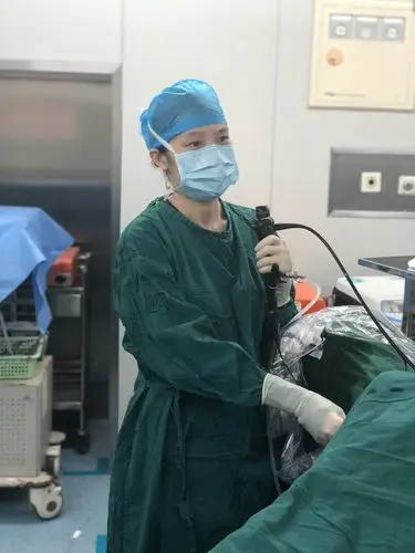 【嗨医声】女同胞们别尴尬,咱附二泌尿外科有女医生啦!_女性