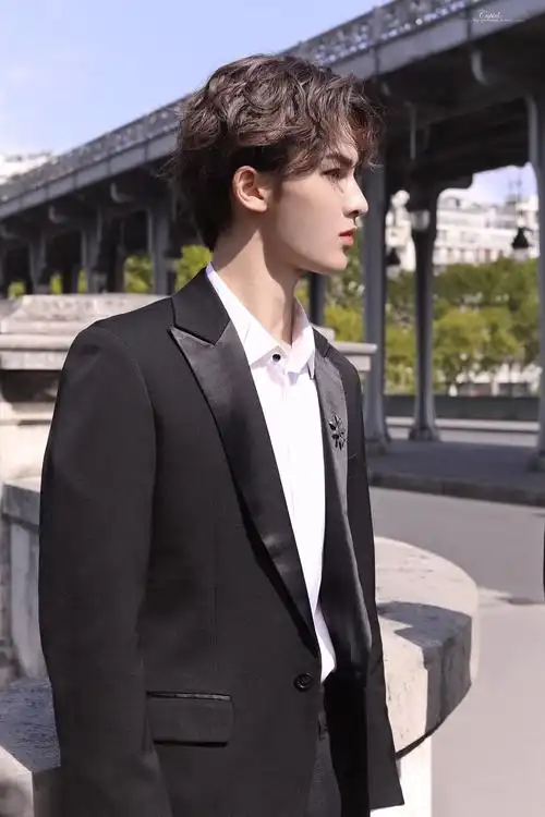 巴黎贵公子百看不厌 永远为朱少爷的美貌流泪