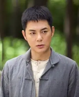 从"军旅剧专业户"到无戏可拍,走红后抛妻弃子的傅程鹏,今现状如何