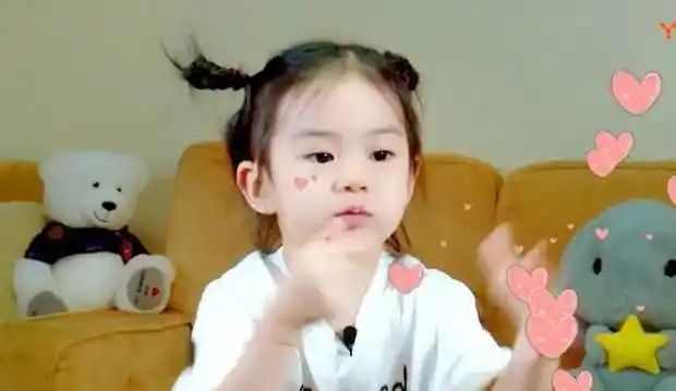 李承铉教lucky说中文,逗笑工作人员,气得戚薇直翻白眼!