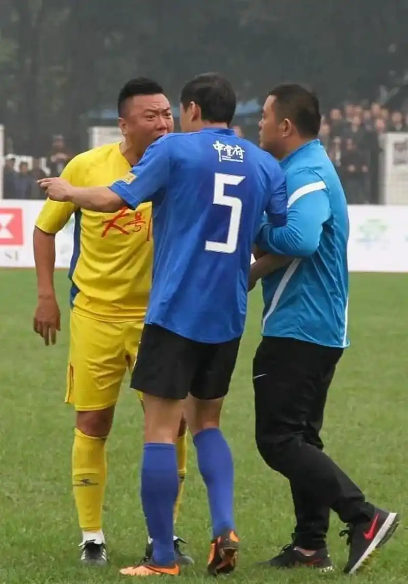 即使四川全兴足球队当时有马明宇,黎兵等名气都大于魏群的国字号球员