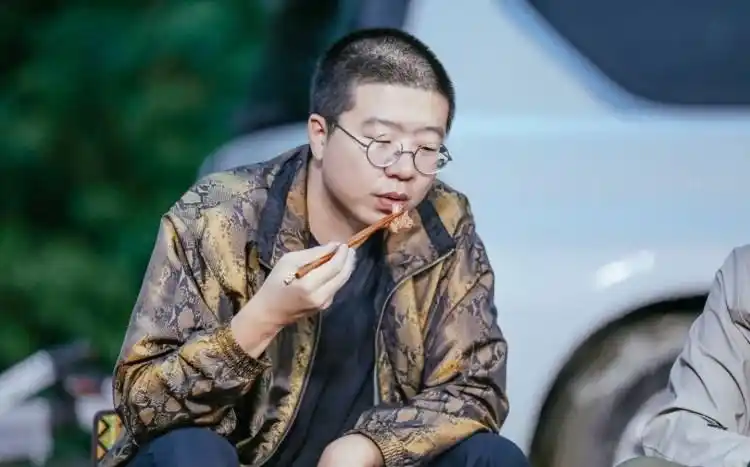 李诞在进行一场先锋喜剧实验,但略显尴尬