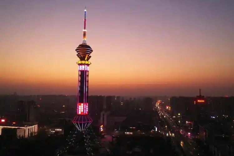 石家庄城市夜景.图/新华社