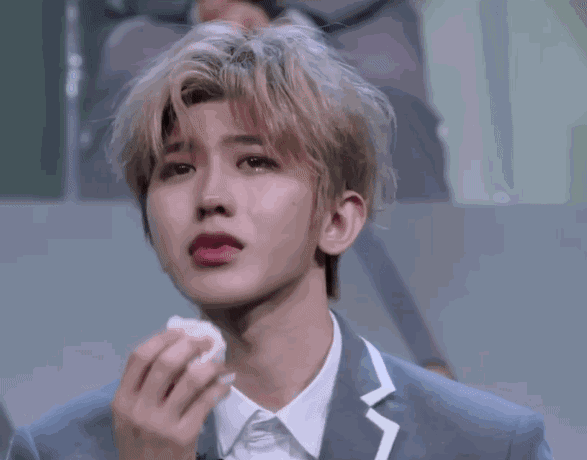 小鲜肉蔡徐坤一段娘娘腔式打篮球视频,遭到了全民吐槽.