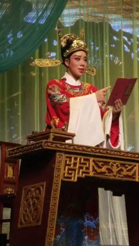 高中状元, 周柳香老师 现场观众气氛很好,多多支持桔香越剧团