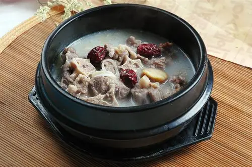 补气养血牛尾汤