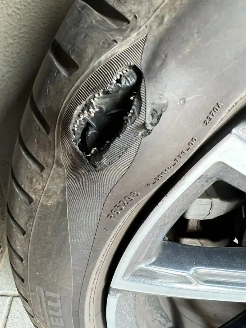 宝马提车第三个月轮胎破了   轮胎莫名其妙就破了