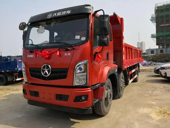 大运致胜6*2平板自卸车