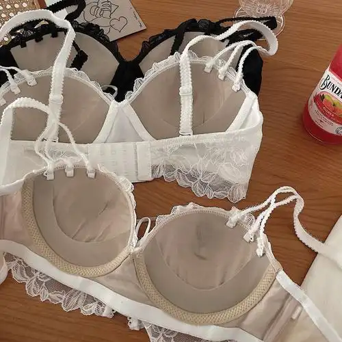 新款聚拢无肩带内衣性感蕾丝文胸套装调整型养护玻尿酸乳胶杯胸罩