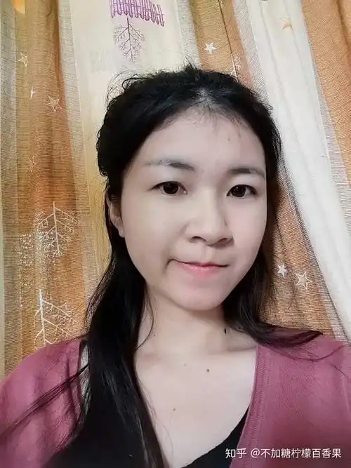 额头窄,下巴短,脸上肉多适合怎样的发型?