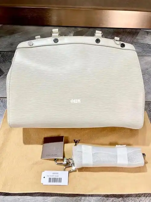 lv 经典款医生包 奶油白色 水波纹牛皮