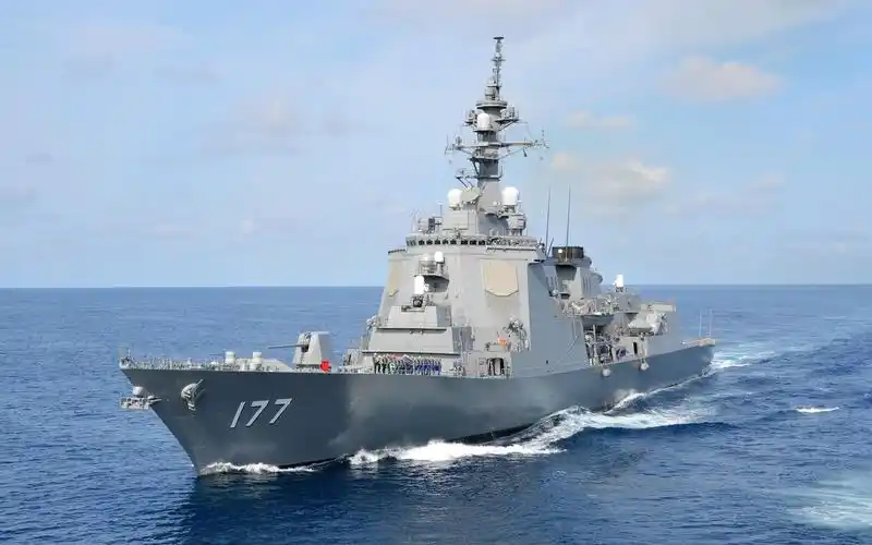 【现代战舰】新版本爱宕级驱逐舰 人机试玩