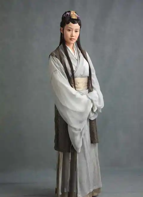 探春——丁荔饰