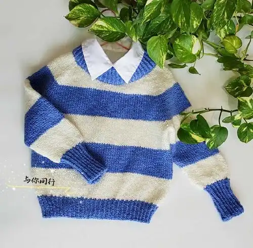 从上往下织云纹男童棒针蓝白条纹圆领毛衣