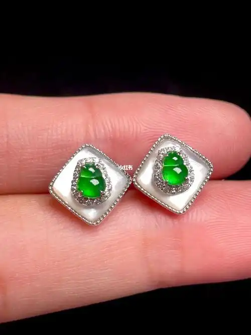 翡翠葫芦耳钉18k镶嵌