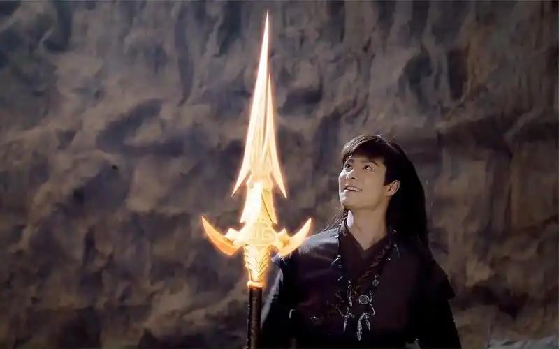 小伙意外获得鸭血弑神枪,被美女以身相许,从此走上人生巅峰