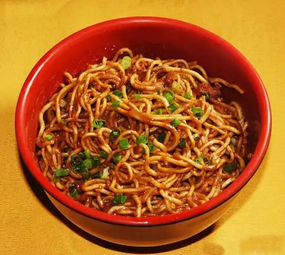 一碗红油热干面